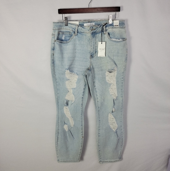 Judy Blue Denim - Women's Distressed Boyfriend fit Judy Blue jeans